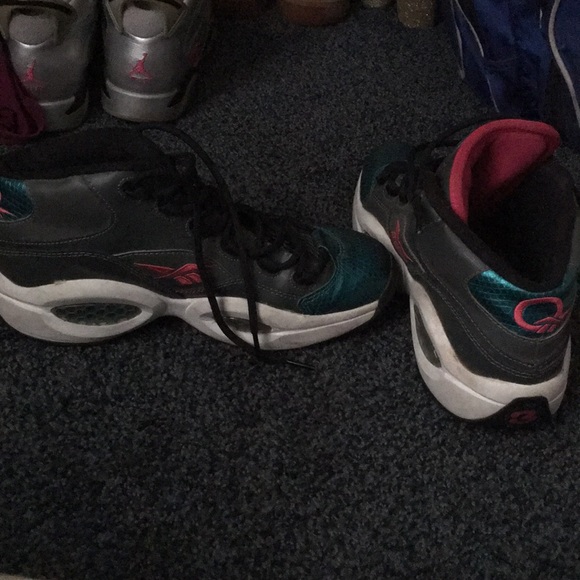 Reebok questions - Picture 1 of 3
